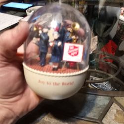 1991 Hallmark Joy To The World Salvation Army Light And Song Ordament
