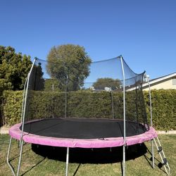 15-FOOT TRAMPOLINE