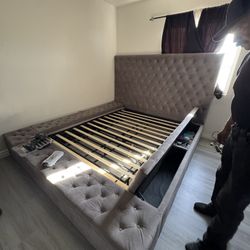 Queen Bed With Storage 