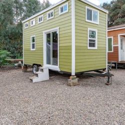 2024 Tiny House cottage 9 x 24 Modern caravan dual loft