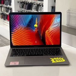 MacBook Air 2019 i5 8ram 128gb 