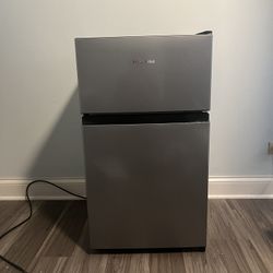 Mini Fridge With Freezer