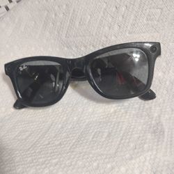 Ray-Ban Meta 1st Generation Wayfarer Sunglasses With After Marked Charger