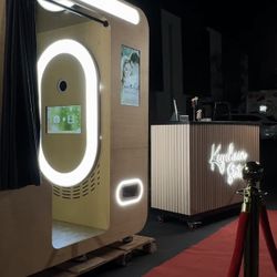 Photobooth + Keychain Station