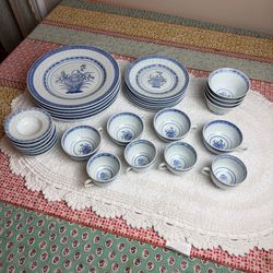 Vintage Jingdezhen Blue & White Rice Grain Porcelain Dinnerware Set - 29 Piece Translucent Rice Eye
