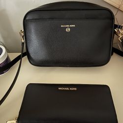 Michael Kors Mayching Crossbody & wallet
