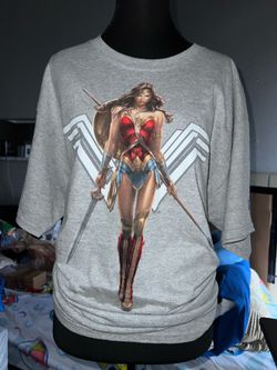 Women’s Gray Wonder Woman Graphic T-Shirt Size Large $12