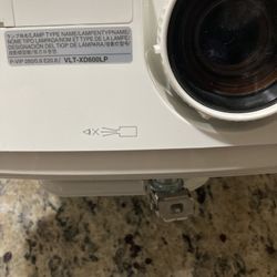 Mitsubishi Projector WD620U