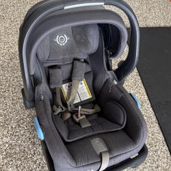 UPPAbaby Mesa Car Seat With Base