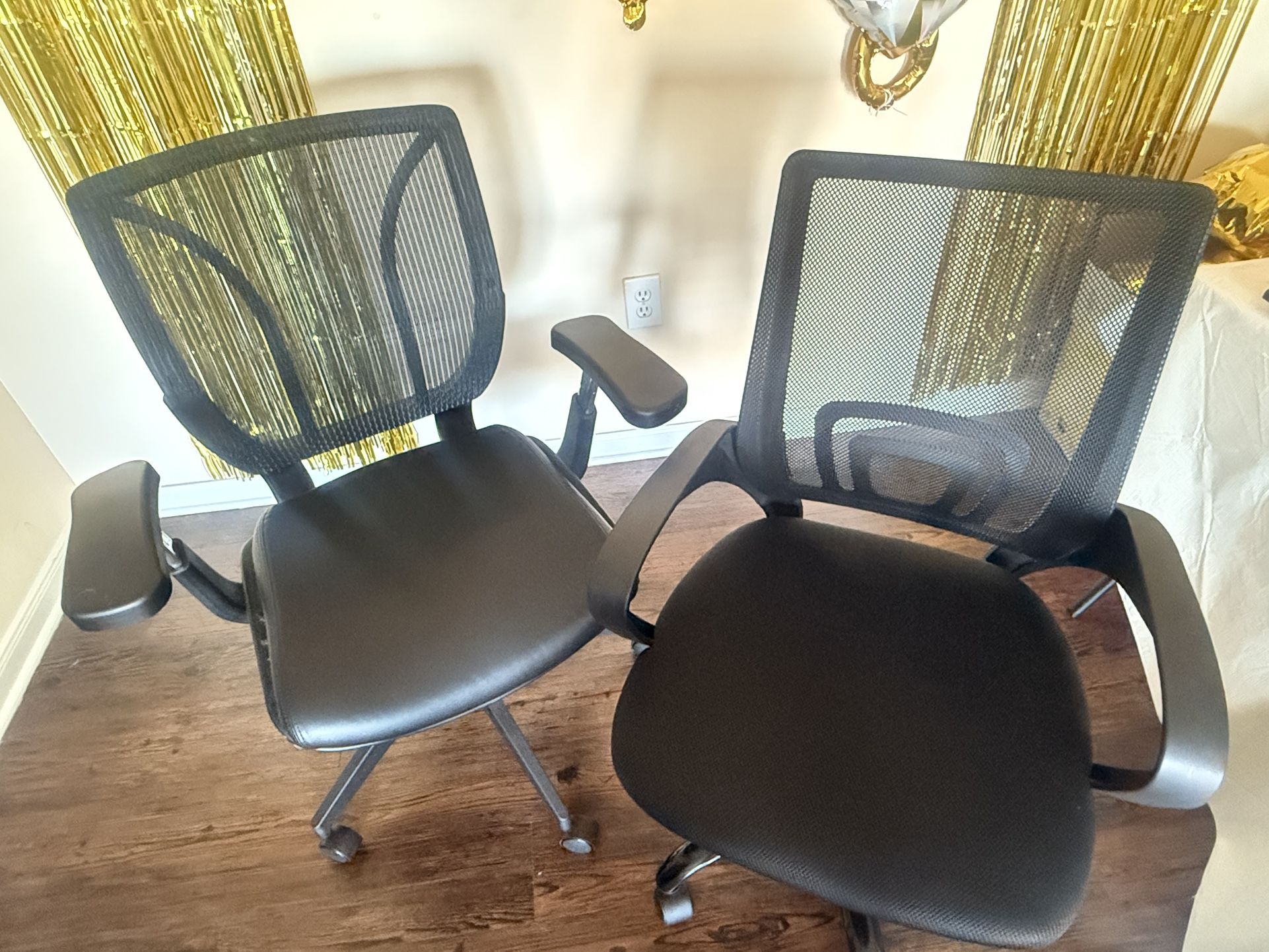 2 Office Chairs Very Good Condition