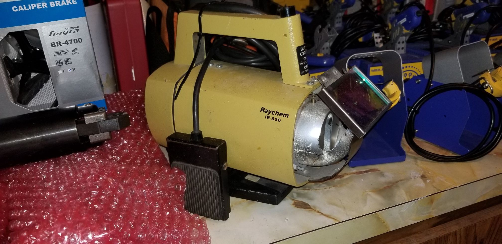 Raychem Raytronics AG › ch › IR-550PDF IR-550 Infrared Heating Tool