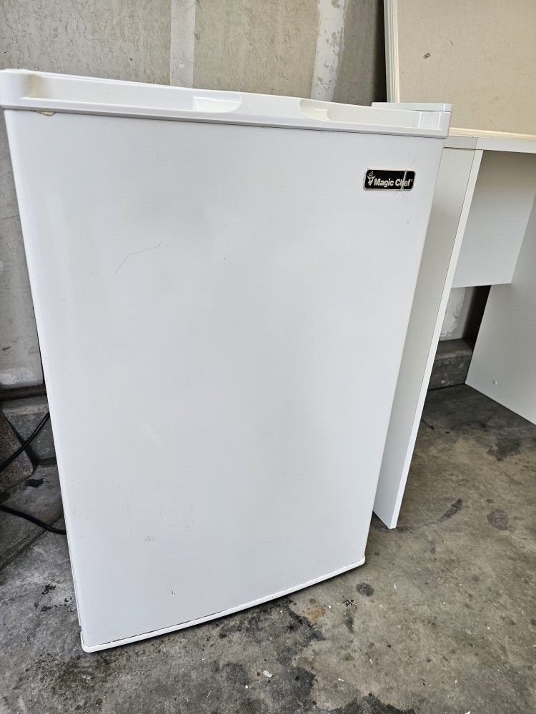 Small Magic Chef Fridge