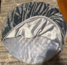 Pet  bed for s-medium -ish size.