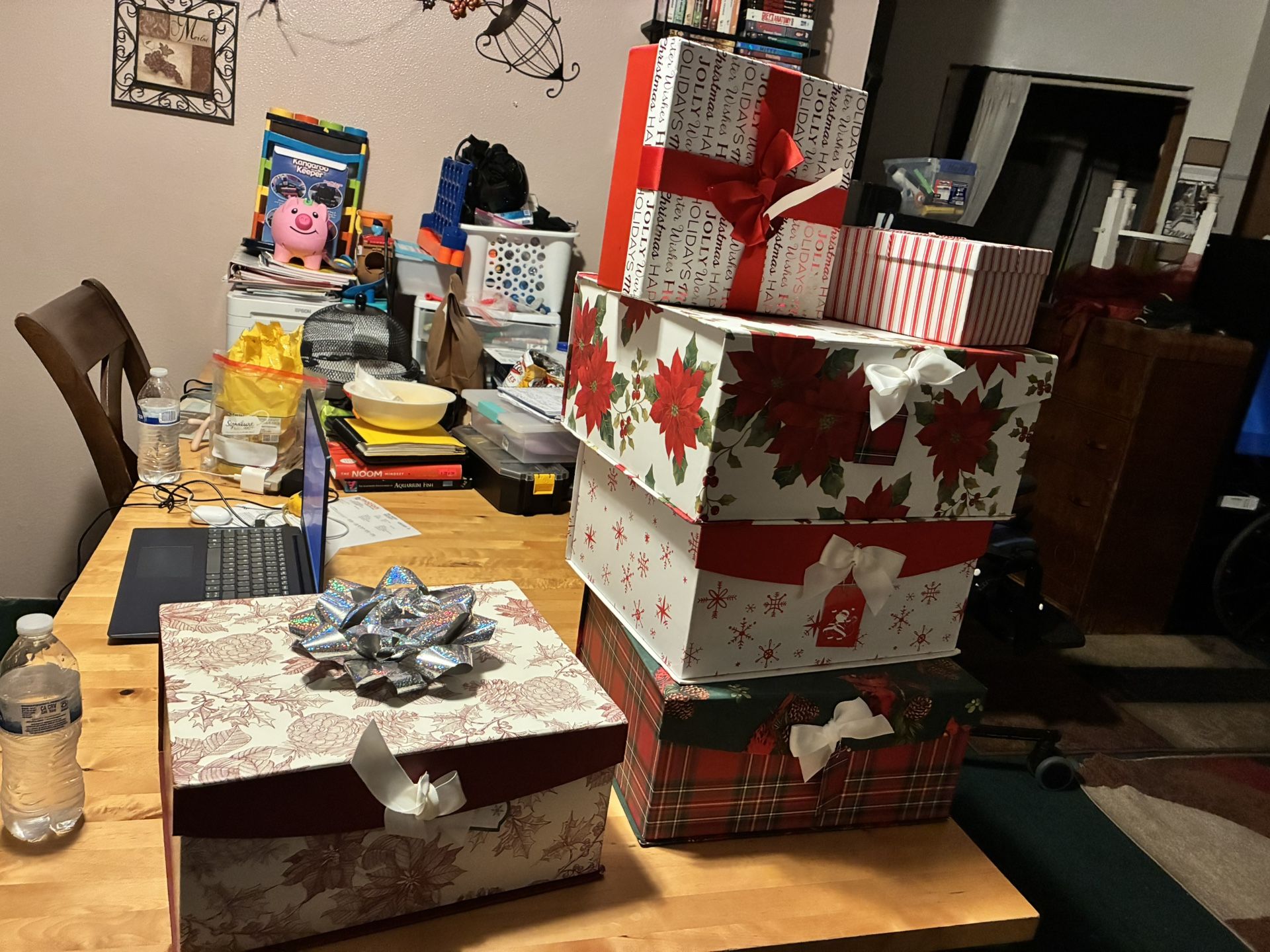 $35 for ALL 6 boxes—Holiday gift boxes mostly large and xtra large. . First $35 gets all of them all of them still in excellent condition we all know