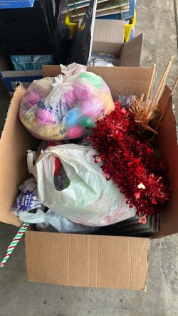 2 boxes Classroom Decor