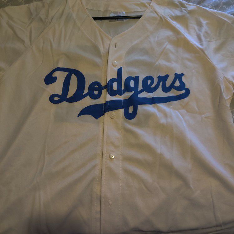 LA Dodgers Robinson Giveaway Jersey for Sale in Santa Rosa Va, CA - OfferUp