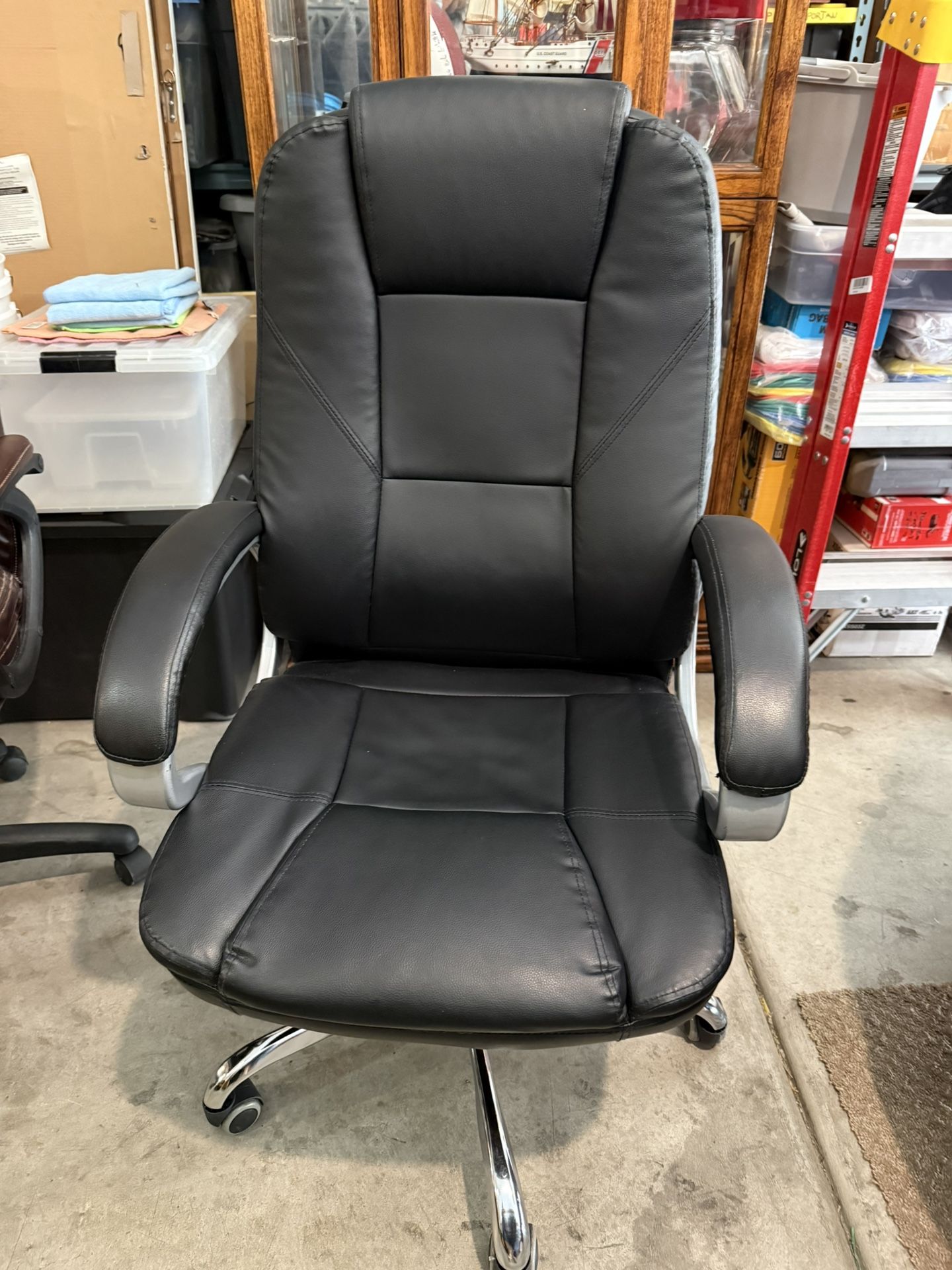 Black Adjustable Office Chair