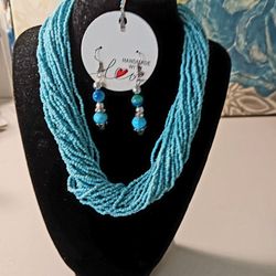 Necklace and earrings set.