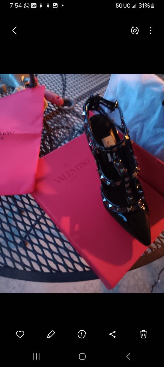 Authentic Valentino Garavani Rockstud Heels