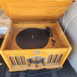 Museum Thomas Series Record Player