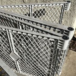 Plastic Playpen/Gate