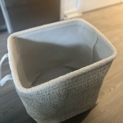 Laundry basket 