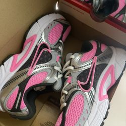 Nike Women’s V5 RNR