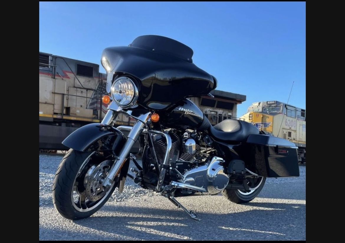 Street Glide Crash Bar