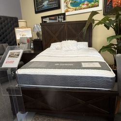 Big Sale !! 4 Pc  Queen Bedroom Set , Come And Purchase Today To Received A Second Nightstand For Free 