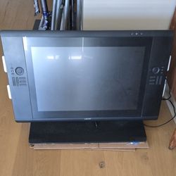 Wacom Cintiq 24HD With Ergo Stand
