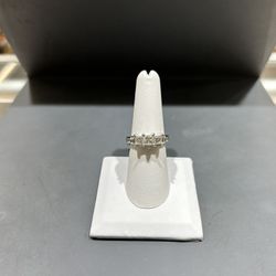 Women’s White Platinum Engagement Ring Size 7 (1.55 KT Diamonds)