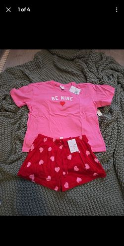 ✨️NWT✨️ Forever21 Valentine's Day "Be Mine" Women's Pajama Set Size Small