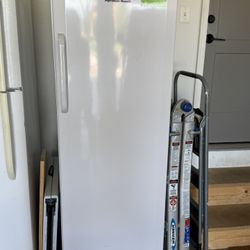 Hamilton Beach Upright Freezer