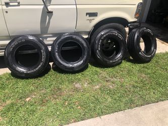 Kumho RoadVenture APT P225/75/15 Tire Set Excellent Condition 