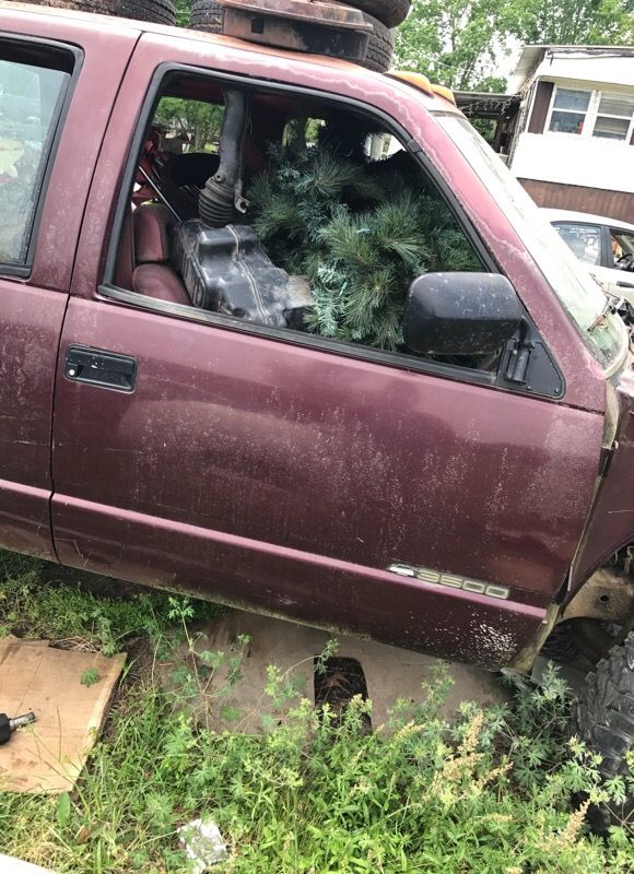 88-98 chevy/gmc front passenger door
