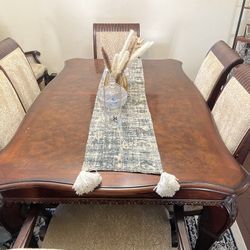 Elegant Dinning Room 