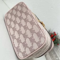 Louis Vuitton Pencil Case for Sale in Los Angeles, CA - OfferUp