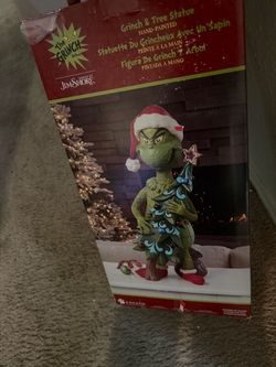 Grinch Statue