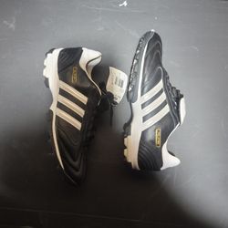Adidas Indoor Size 7