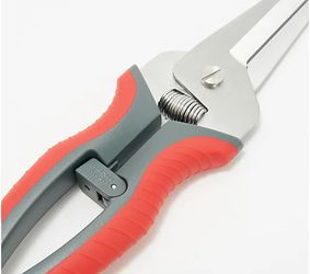 Kuhn Rikon Set of 2 Pro Shears with Soft Grip Handles for Sale in Rancho  Cucamonga, CA - OfferUp
