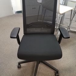 Black Office Chair - Beniia Smart El Task Chair