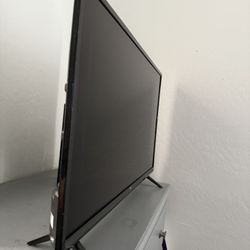 TLC 32’ Tv