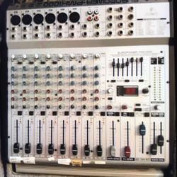 Beheinger Euro power Mph Powered Mixer