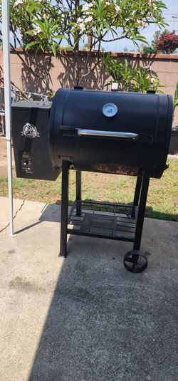Pit boss smoker