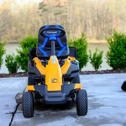 Lawnmower- Cub Cadet 