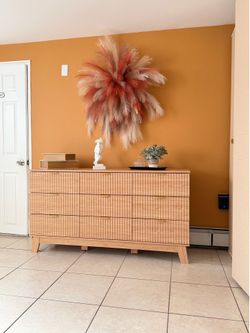 Dresser, modern textured, 6-drawer  excellent condition