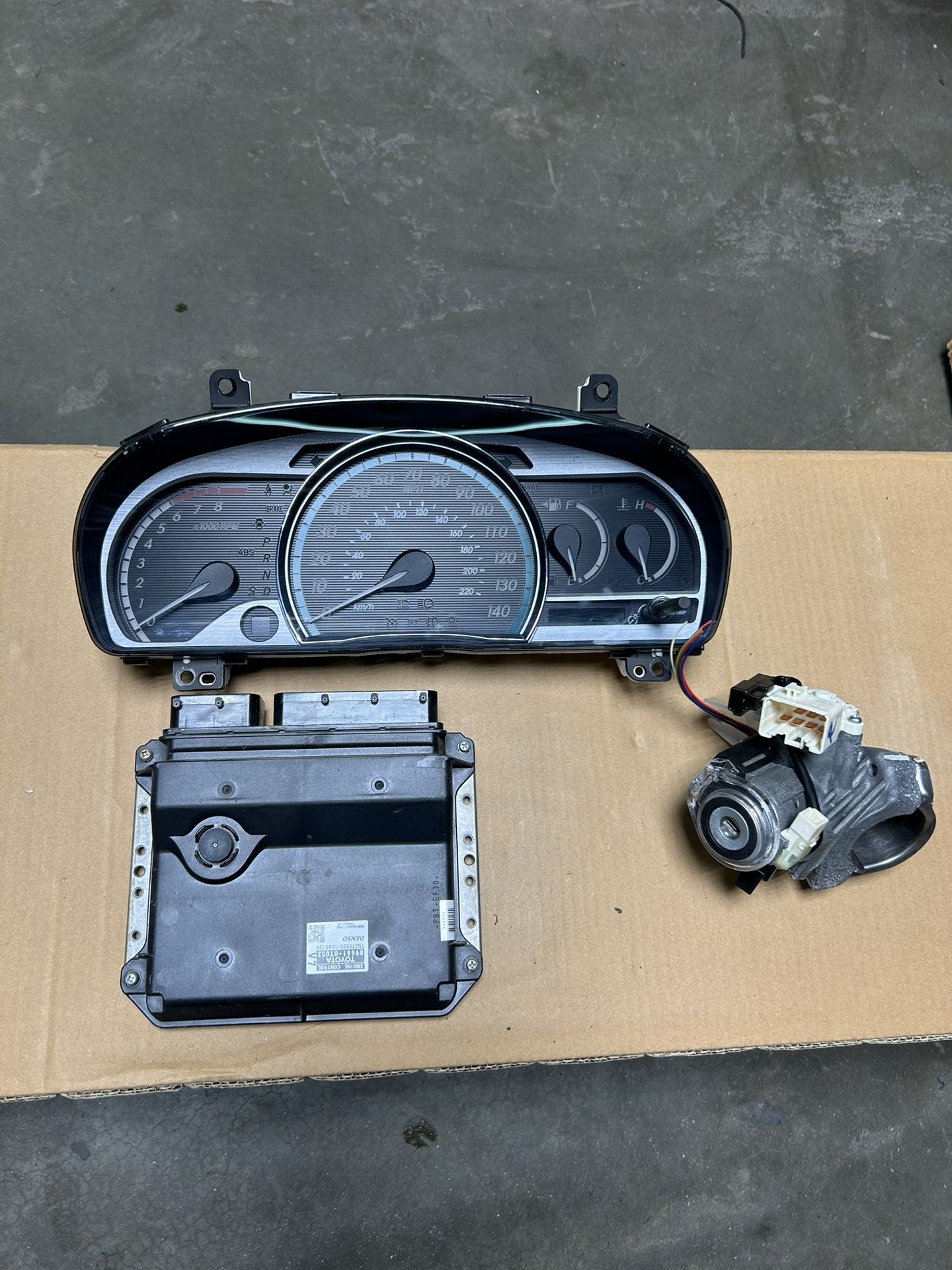 09-12 Toyota Venza Ignition Switch ECM Cluster Kit
