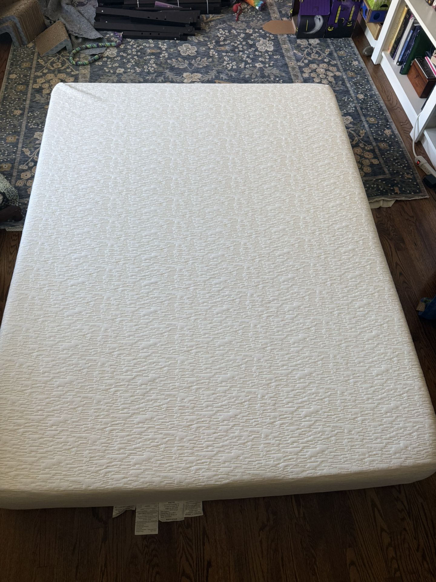 Queen Memory Foam Mattress For Sale