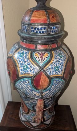 Stunning large  Moroccan ceramic lidded ja