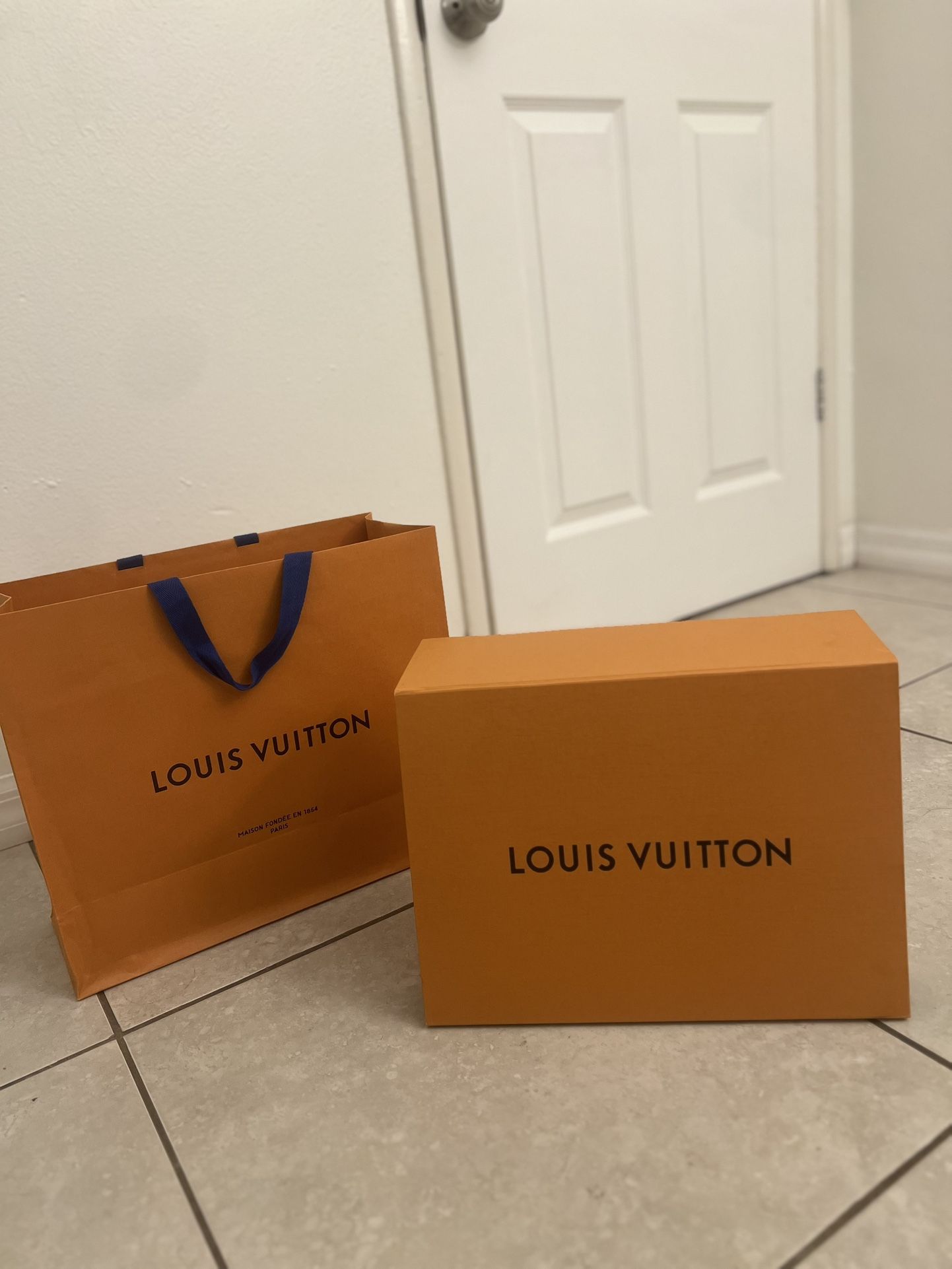 Louis Vuitton Monogram Shoulder Bag in Brown and Red